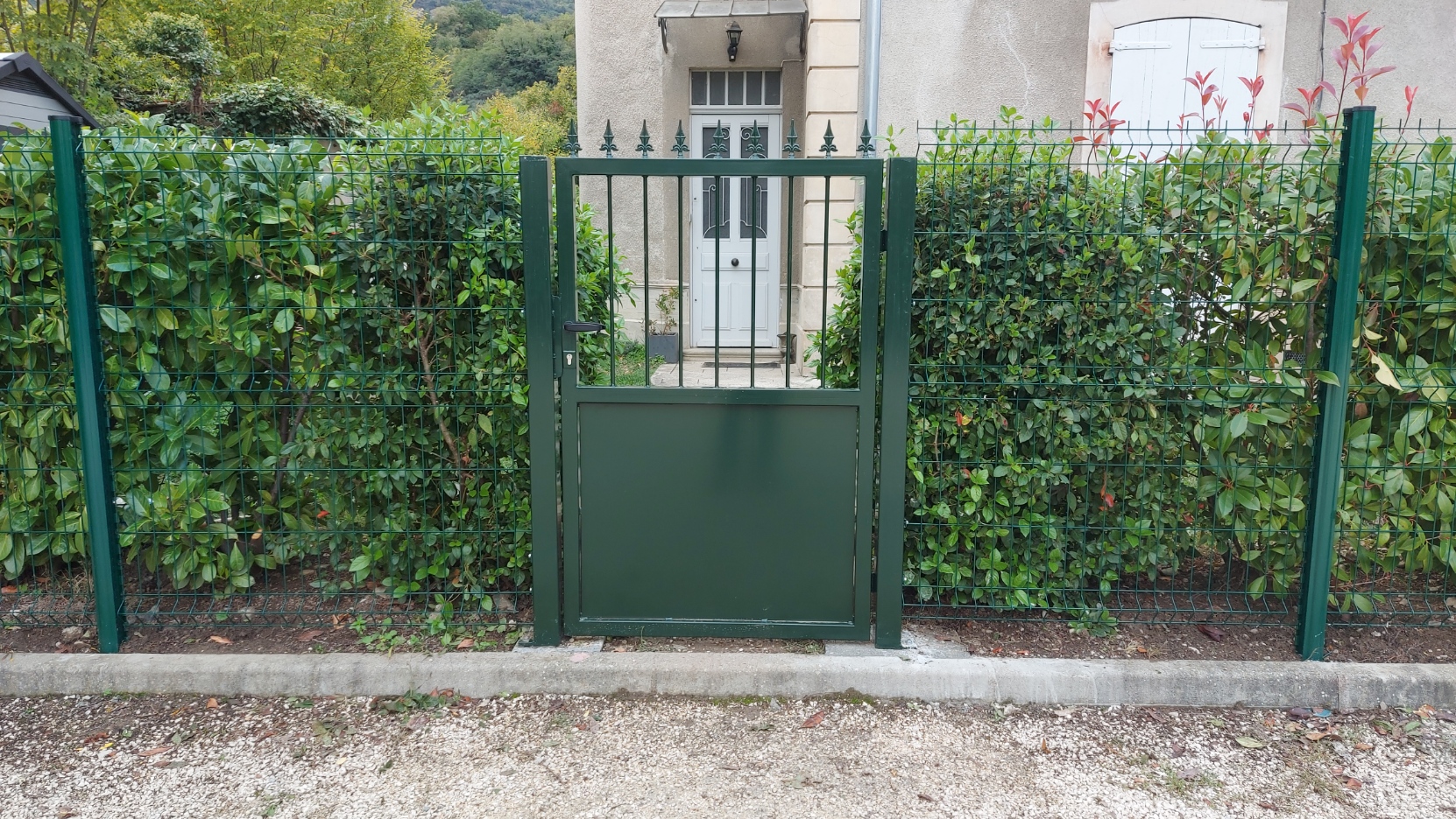 portail coulissant alu sur mesure - porte de jardin - nos réalisations - VERMETAL